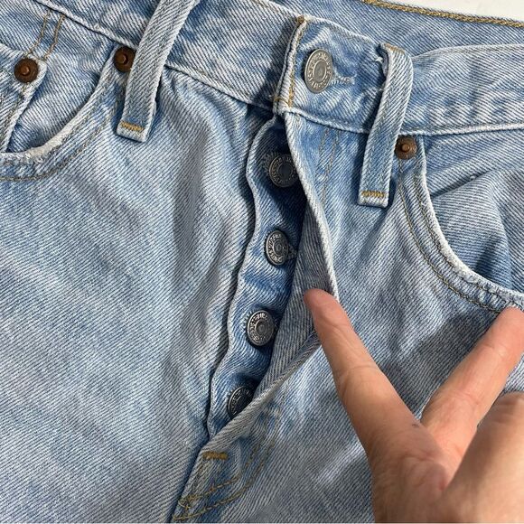 Levi's Premium 501 Original Fit High Rise Shorts Size 27 Luxor Heat Light Wash - Picture 6 of 9